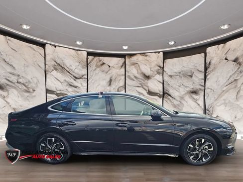 Used 2025 Hyundai Sonata SEL FWD image 4