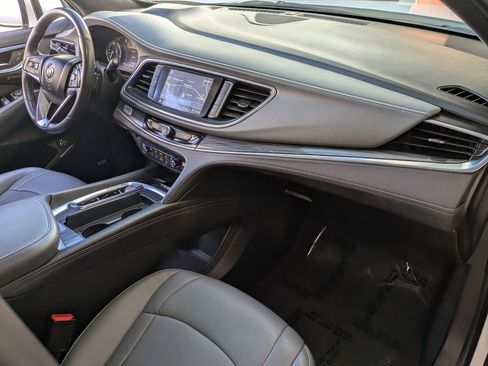 Used 2024 Buick Enclave Premium AWD/4WD image 29