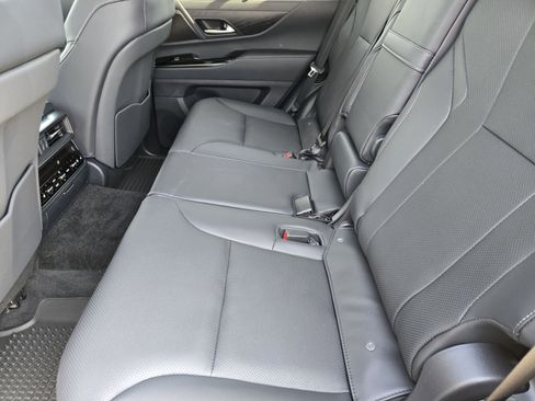 New 2026 Lexus LX 700h Luxury w/ Appearance Package AWD/4WD image 17