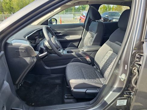 New 2026 Nissan Kicks SV w/ SV Premium Package AWD/4WD image 18