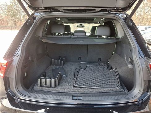 Used 2022 Volkswagen Tiguan SE R-Line image 30