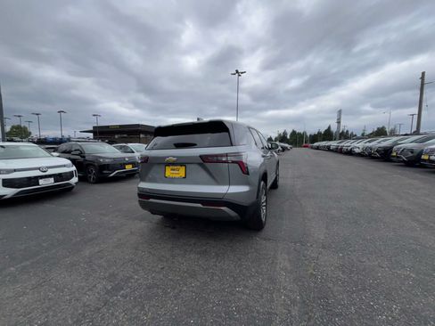 Used 2025 Chevrolet Equinox LT FWD image 14