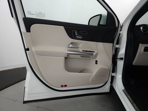 Certified 2026 Mercedes-Benz GLA 250 4MATIC image 5