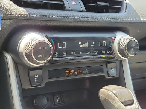 Used 2021 Toyota RAV4 XLE FWD image 26