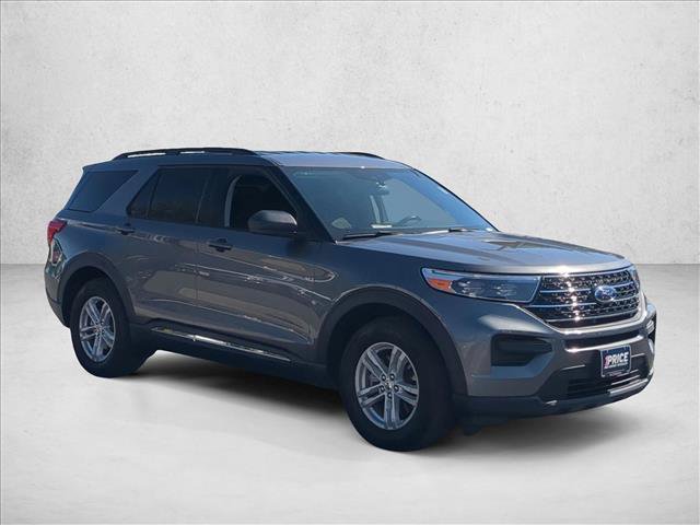 Used 2024 Ford Explorer XLT RWD image 3