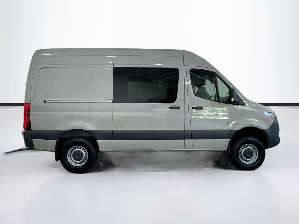 Used 2021 Mercedes-Benz Sprinter 2500 image 4