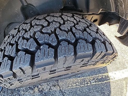 Used 2024 Ford Bronco Black Diamond image 17