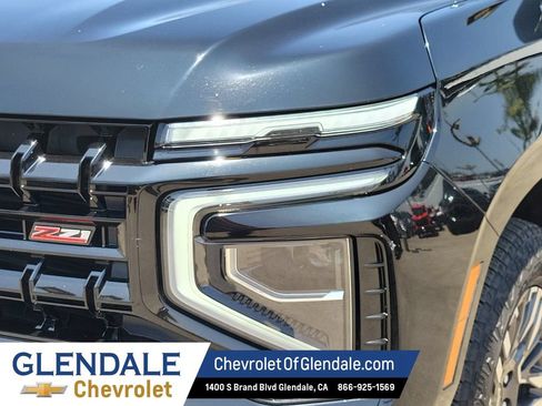 Certified 2025 Chevrolet Suburban Z71 AWD/4WD image 17