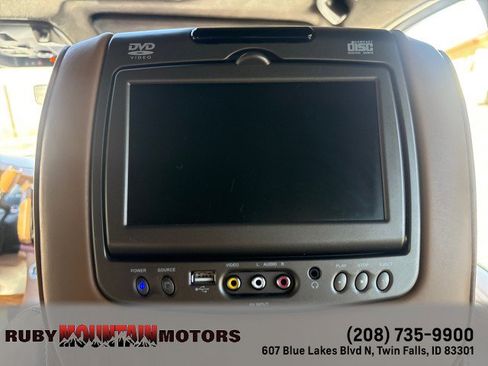 Used 2017 Cadillac Escalade Platinum AWD/4WD image 23