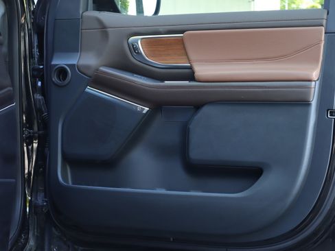 Used 2025 Ford Expedition Max King Ranch image 28