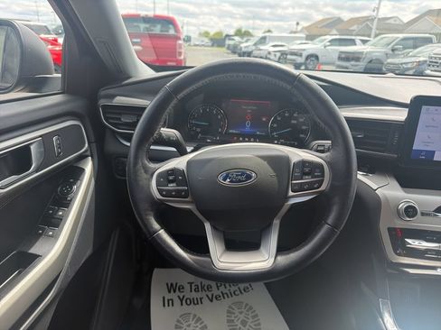 Certified 2022 Ford Explorer XLT w/ Equipment Group 202A AWD/4WD image 17