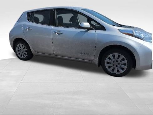 Used 2016 Nissan Leaf S w/ Charger Package FWD image 4