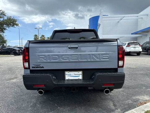 New 2026 Honda Ridgeline Black Edition image 6