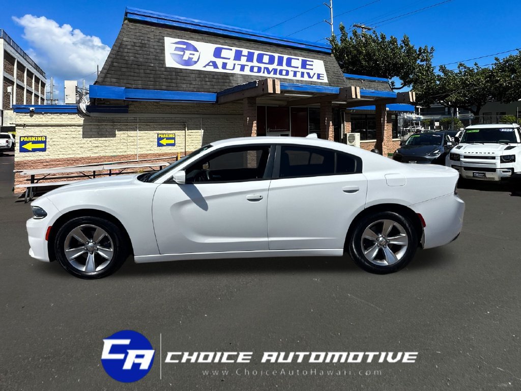 Used 2016 Dodge Charger SXT RWD image 3
