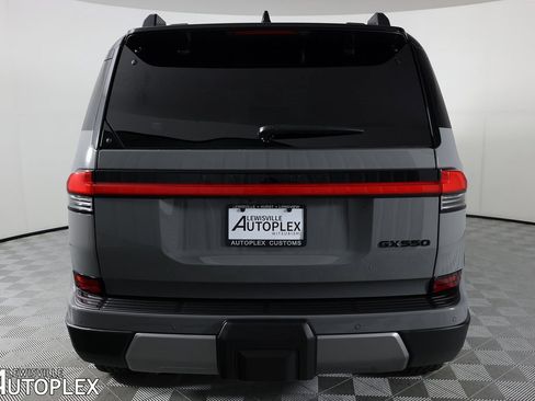 Used 2025 Lexus GX 550 image 7