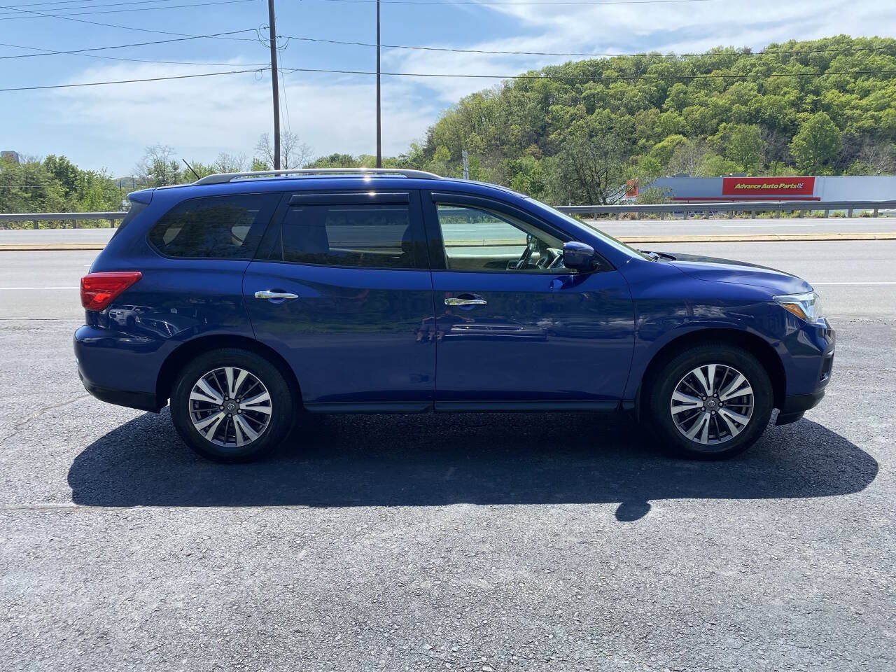 Used 2017 Nissan Pathfinder S AWD/4WD image 5