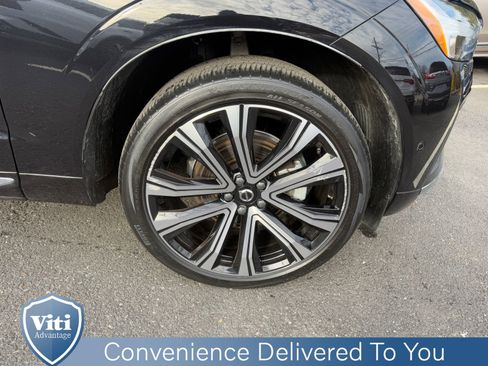 Certified 2023 Volvo XC60 B5 Ultimate w/ Climate Package image 15