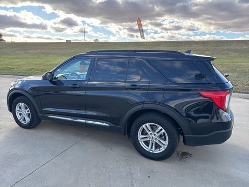 Used 2023 Ford Explorer XLT w/ Equipment Group 202A image 5