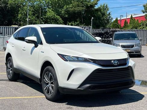 Used 2021 Toyota Venza LE AWD/4WD image 4
