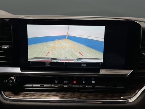 Used 2024 GMC Sierra 2500 SLE w/ SLE Convenience Package image 8