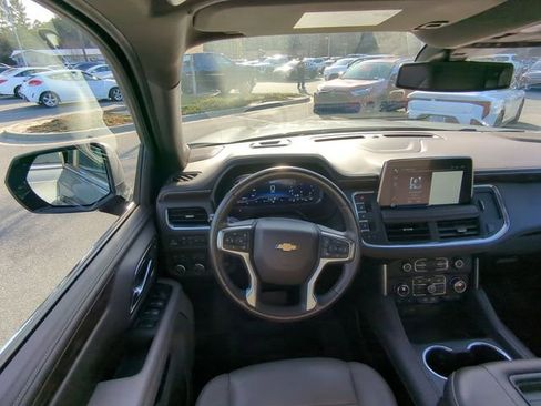 Used 2022 Chevrolet Suburban LT w/ LT Signature Package image 39