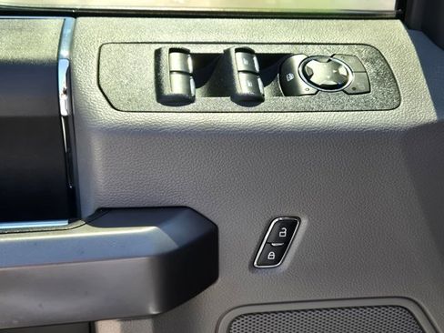 Used 2020 Ford F150 XLT image 9