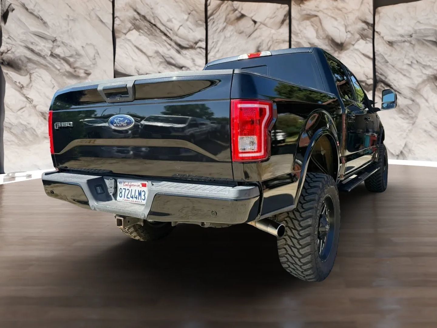 Used 2015 Ford F150 XLT w/ Equipment Group 302A Luxury AWD/4WD image 6