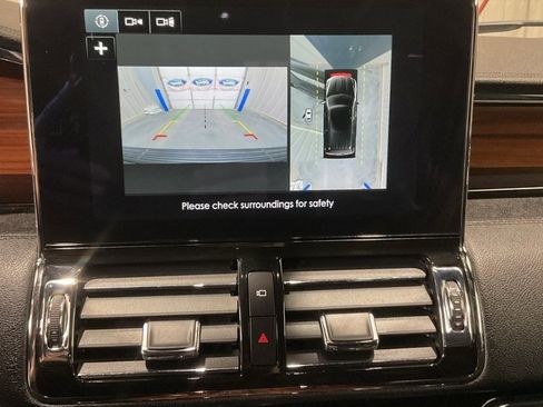 Used 2018 Lincoln Navigator Select image 19