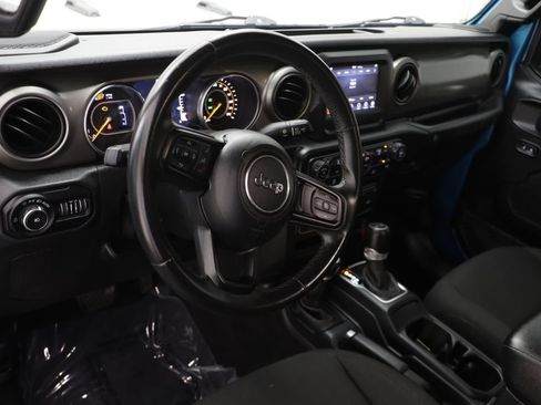 Used 2019 Jeep Wrangler Sport AWD/4WD image 6