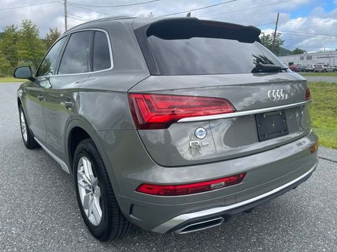 Used 2023 Audi Q5 2.0T Premium w/ Convenience Package AWD/4WD image 3