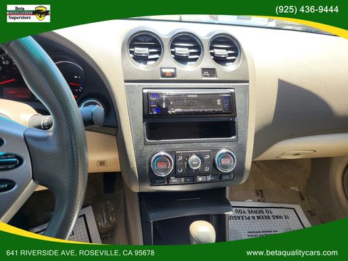 Used 2011 Nissan Altima Hybrid Sedan image 24