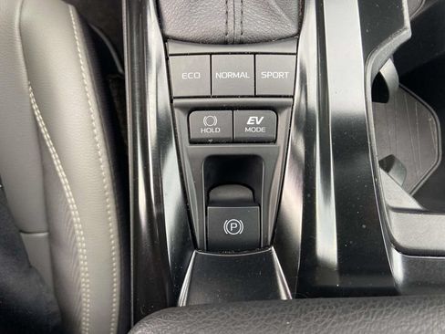 Used 2025 Toyota Camry SE w/ Convenience Package FWD image 24
