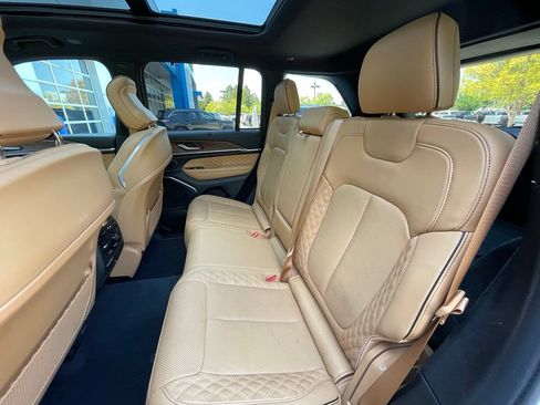 Used 2023 Jeep Grand Cherokee Summit w/ Luxury Tech Group V AWD/4WD image 28