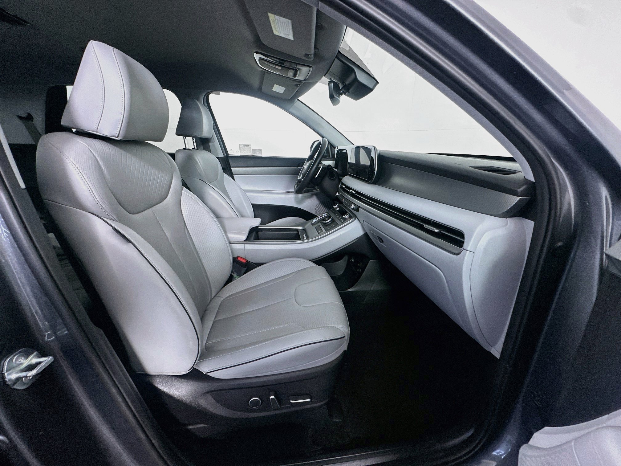 Used 2025 Hyundai Palisade SEL FWD image 34