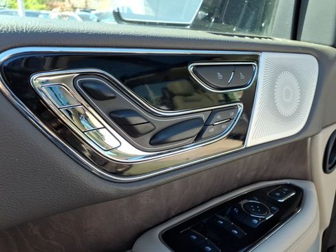 Used 2024 Lincoln Navigator Reserve AWD/4WD image 13