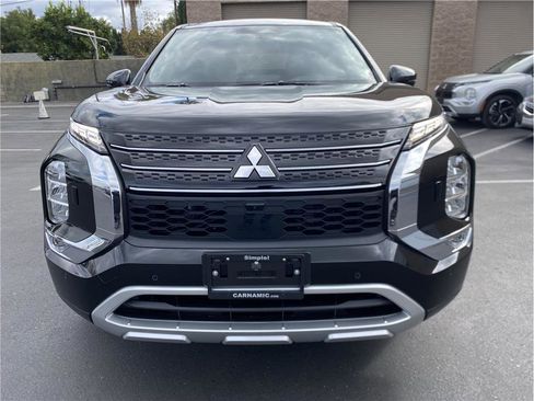 New 2025 Mitsubishi Outlander SE AWD/4WD image 2