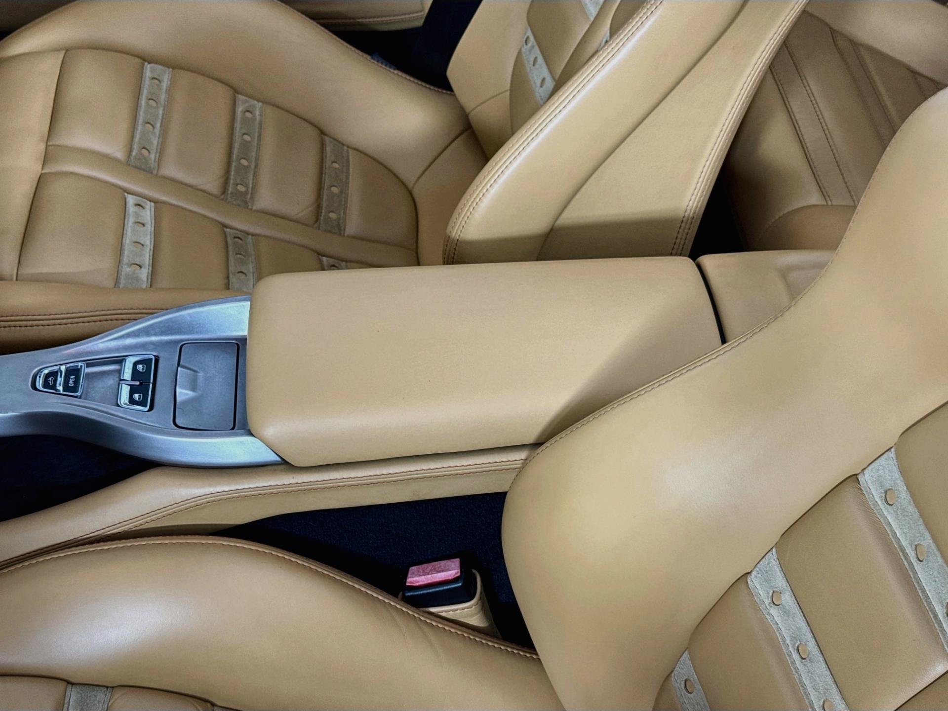 Used 2010 Ferrari California RWD image 24