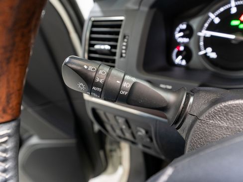 Used 2018 Toyota Land Cruiser image 29