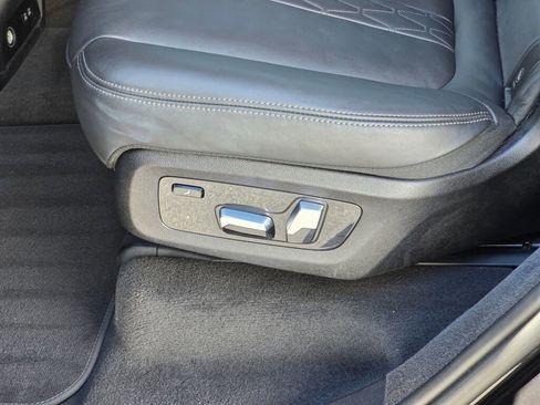 Used 2023 BMW X7 xDrive40i image 40