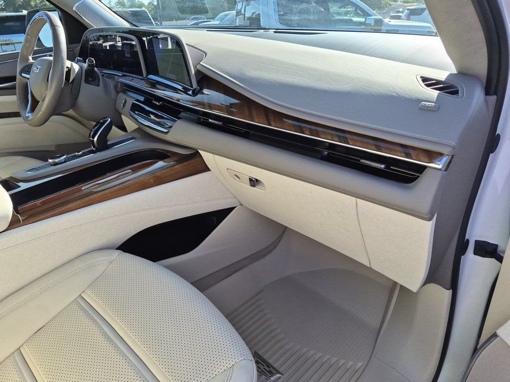 Certified 2024 Cadillac Escalade ESV Sport Platinum AWD/4WD image 36