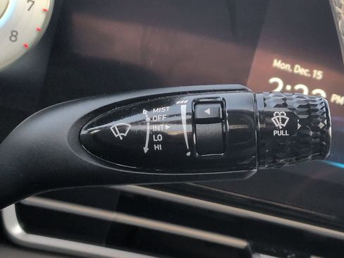 Used 2023 Hyundai Elantra SEL w/ Convenience Package image 26