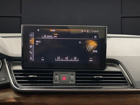 Used 2024 Audi Q5 e Premium Plus w/ Premium Plus Package image 20