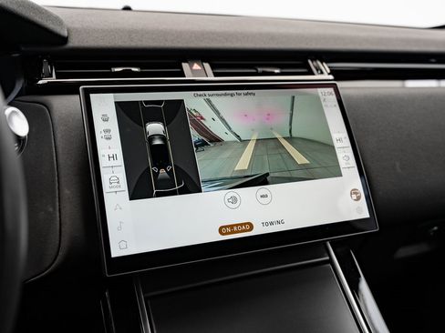 Used 2024 Land Rover Range Rover Velar Dynamic SE image 35