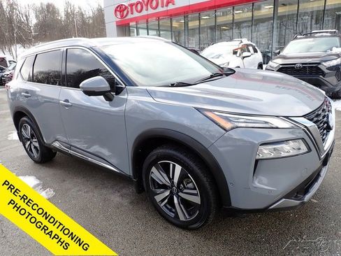Used 2022 Nissan Rogue SL w/ SL Premium Package image 1