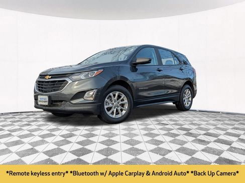 Used 2020 Chevrolet Equinox LS image 2