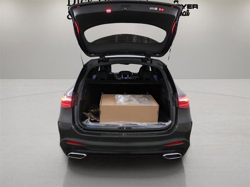 Used 2025 Mercedes-Benz GLC 300 GLC 300 image 28