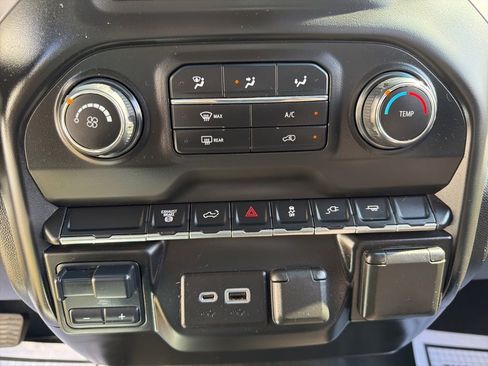 Used 2021 Chevrolet Silverado 2500 Custom w/ Custom Value Package RWD image 28