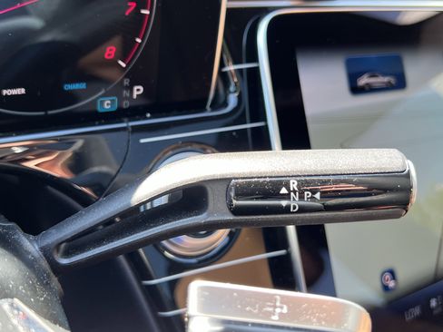 Used 2025 Mercedes-Benz E 350 Sedan image 26