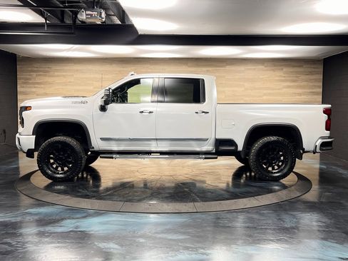 Used 2024 Chevrolet Silverado 2500 High Country w/ Technology Package image 15