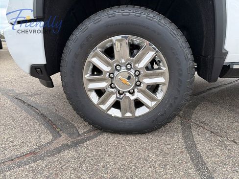 New 2026 Chevrolet Silverado 3500 High Country w/ High Country Premium Package AWD/4WD image 9